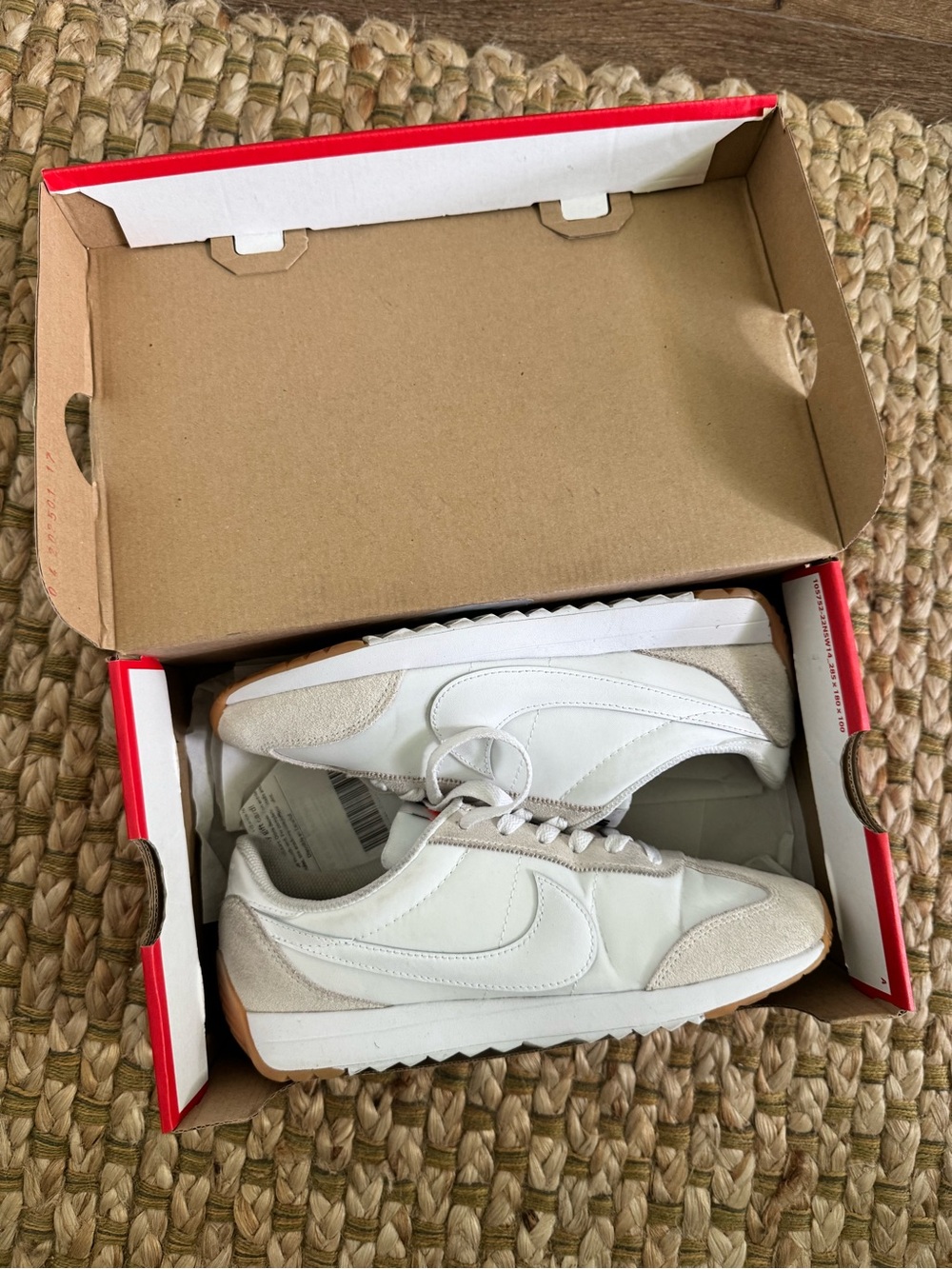 Women’s Nike Pacific White - Picture 2 of 10